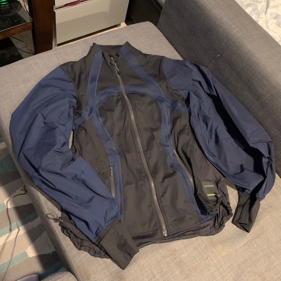 EXTREMELY RARE lululemon x Roksanda Define Jacket - Picture 3 of 7